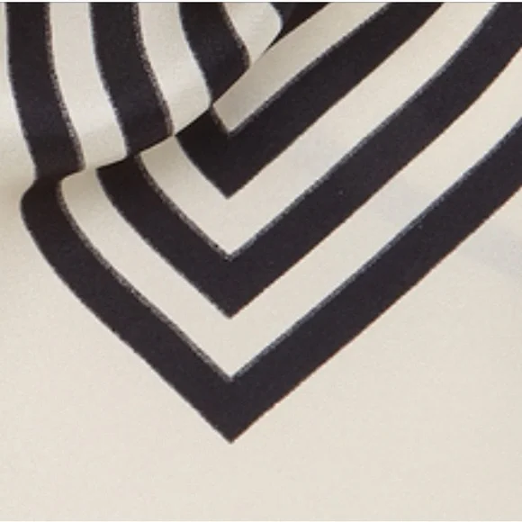 Le Scarf silk scarf NWOT - Picture 5 of 9